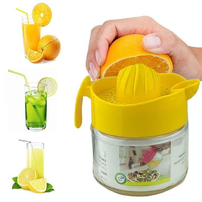 Easy-to-use citrus juicer with pour spout and finger handle