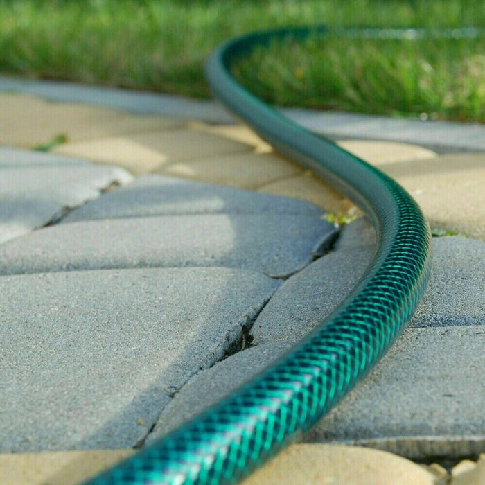 Female water stop for controlling water flow in the hose