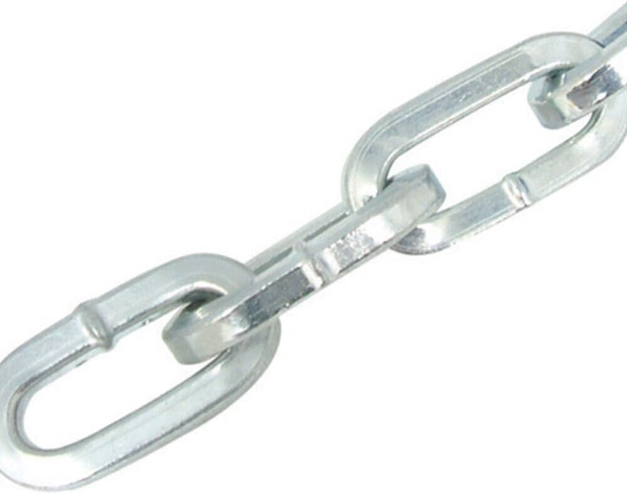 Close-up image showcasing the internal link designed for use with larger padlock shackles